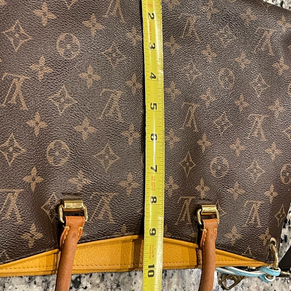 Louis Vuitton Monogram Shoulder Bag with Brown and Tan Accents - Picture 9 of 14